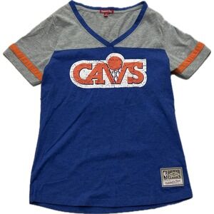 Women's Cleveland Cavaliers Hardwood Classics V-Neck Shirt. Medium